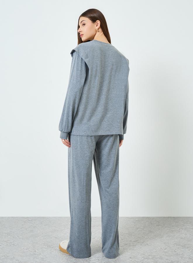 ستايلي طقم منسق من جوغر وبلوزة بأكتاف دارتس - Image 5